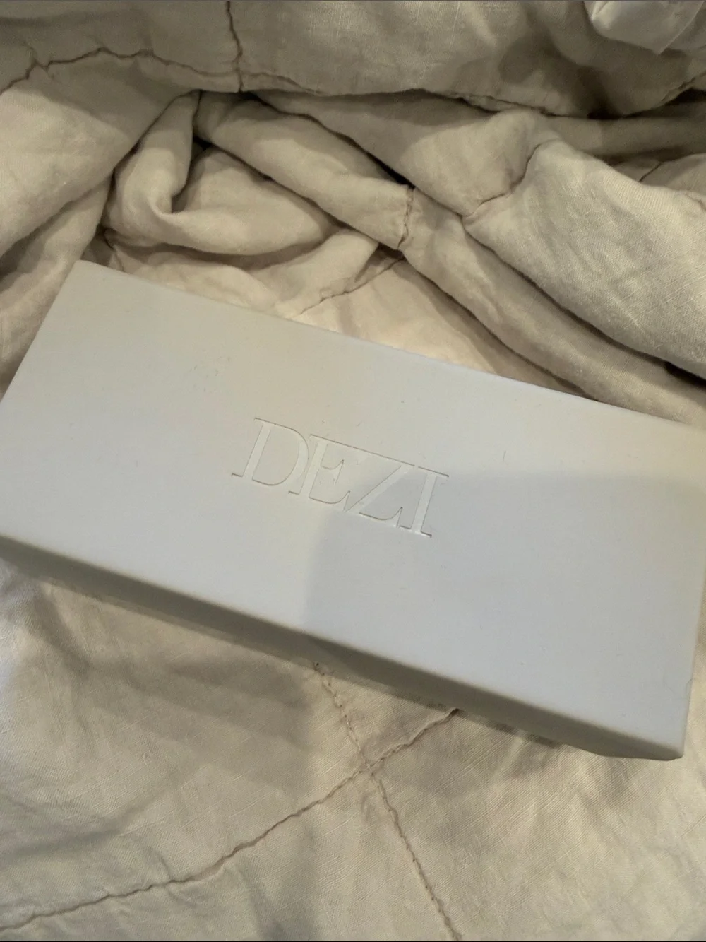 DEZI EZ Gold Frame Sunglasses - Brand New!